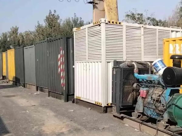 九湖镇200KW柴油发电机机组每小时油耗是多少?