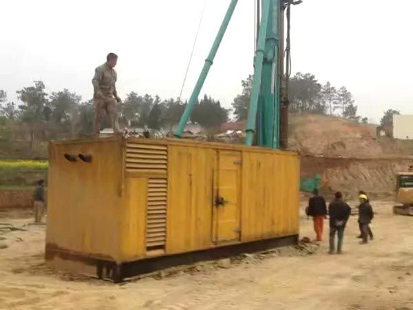 九湖镇如何判断水冷式机油散热器密封件是否需要更换?